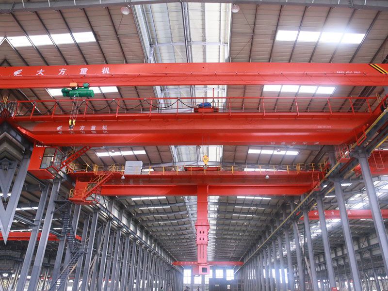 Intelligent rotary fork crane